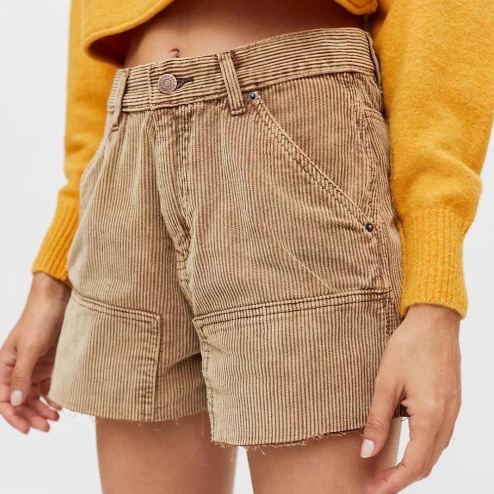 BDG Urban Outfitters Women’s Cut Off Corduroy Carpenter Shorts Tan/Brown